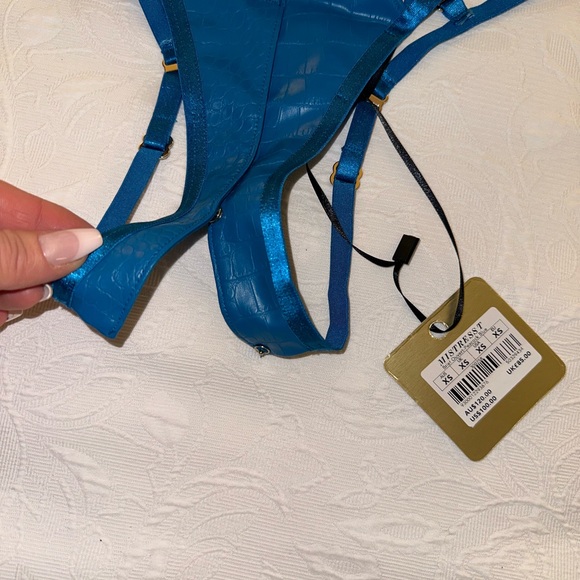 MISTRESS T
PEACOCK BLUE PUSH UP BRA & BOTTOM LINGERIE SET - Picture 11 of 16